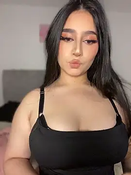 Snapshot of Sofiia_Vegaa chatting on April 28, 2026, 12:20 am Sofiia Vegaa online show from April 28, 2026, 12:20 am