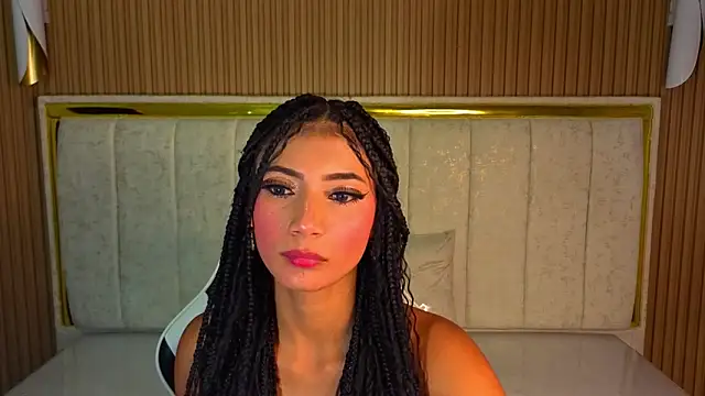 Perla Moon Tx online show from March 19, 2026, 7:47 pm