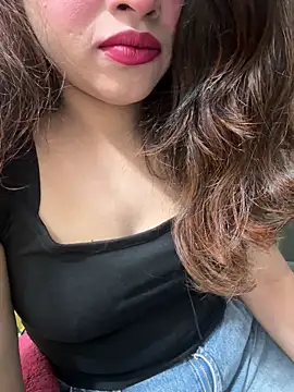 riya sharma11 online show from May 4, 2026, 8:44 pm