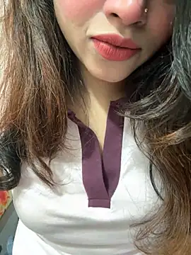 riya sharma11 online show from April 19, 2026, 8:26 am