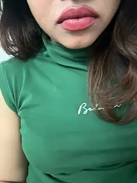 Snapshot of riya_sharma11 chatting on February 15, 2026, 12:33 am riya sharma11 online show from February 15, 2026, 12:33 am