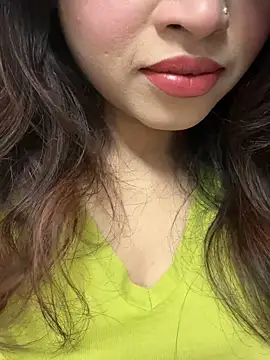 Snapshot of riya_sharma11 chatting on March 6, 2026, 2:45 pm riya sharma11 online show from March 6, 2026, 2:45 pm