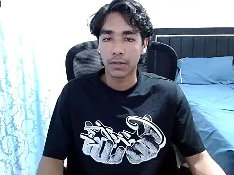 Snapshot of Pedestal_diamant chatting on April 19, 2026, 1:39 am Pedestal diamant online show from April 19, 2026, 1:39 am