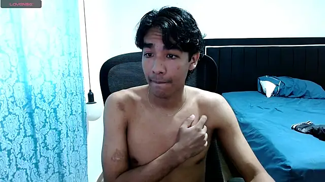 Snapshot of Pedestal_diamant chatting on April 16, 2026, 10:34 pm Pedestal diamant online show from April 16, 2026, 10:34 pm