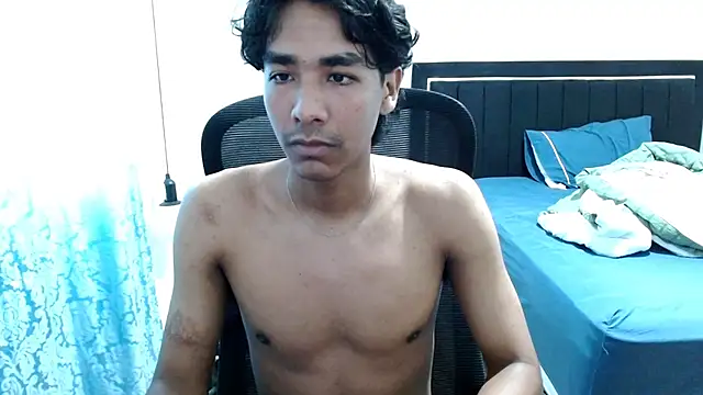 Snapshot of Pedestal_diamant chatting on May 12, 2026, 8:04 pm Pedestal diamant online show from May 12, 2026, 8:04 pm