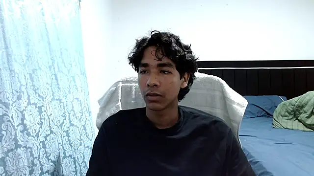 Snapshot of Pedestal_diamant chatting on April 25, 2026, 12:24 am Pedestal diamant online show from April 25, 2026, 12:24 am