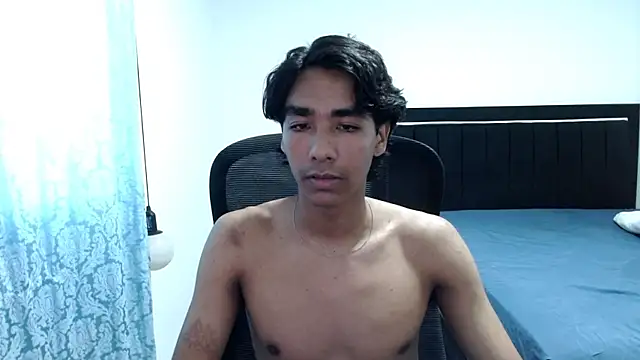 Snapshot of Pedestal_diamant chatting on May 1, 2026, 8:25 pm Pedestal diamant online show from May 1, 2026, 8:25 pm