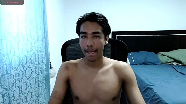 Snapshot of Pedestal_diamant chatting on April 20, 2026, 8:21 pm Pedestal diamant online show from April 20, 2026, 8:21 pm