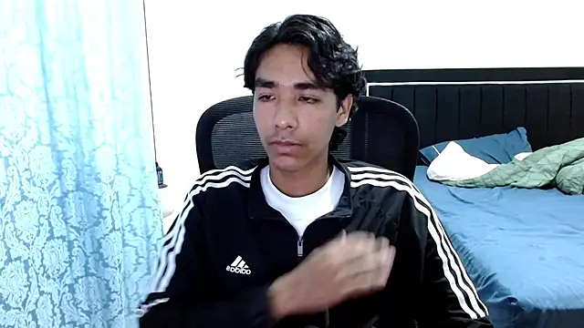 Snapshot of Pedestal_diamant chatting on April 26, 2026, 11:02 pm Pedestal diamant online show from April 26, 2026, 11:02 pm