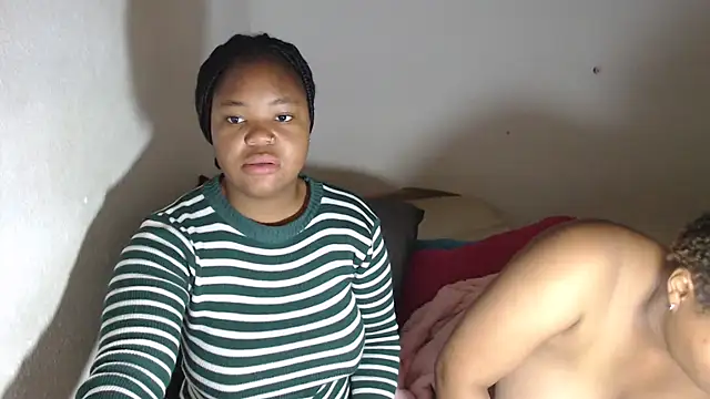 Snapshot of AlyssaBrown chatting on April 18, 2026, 4:59 am AlyssaBrown online show from April 18, 2026, 4:59 am