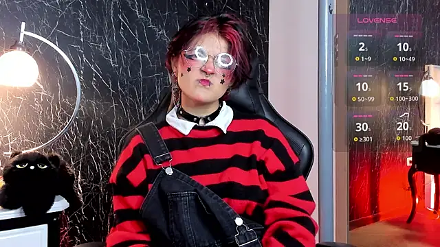 YuuMiko online show from April 1, 2026, 11:55 am