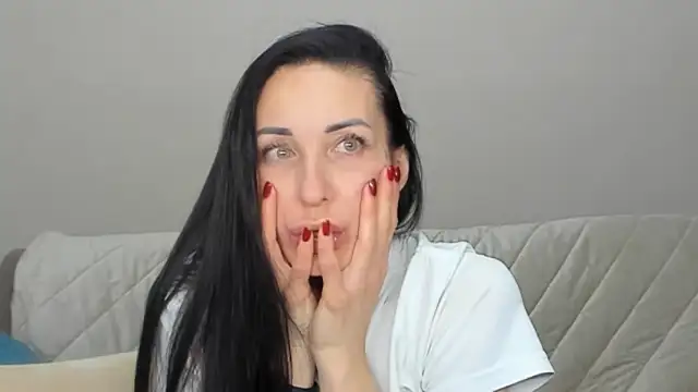 Poorlamb911 online show from February 12, 2026, 8:19 pm