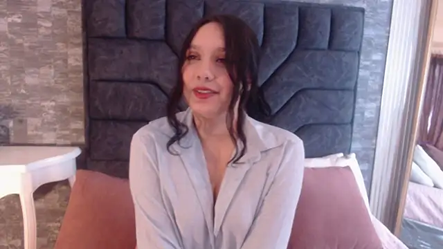 scarleth fg online show from February 9, 2026, 12:25 pm