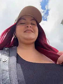 Lia-Moon77 online show from April 27, 2026, 4:27 pm