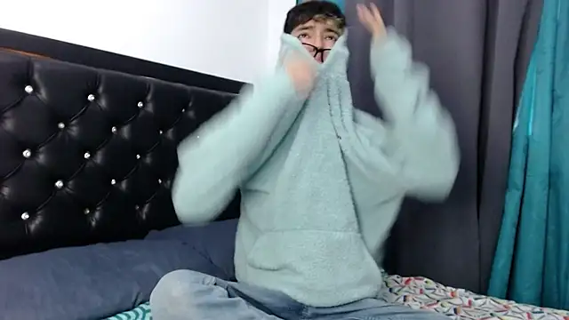 gabriel x18 online show from February 20, 2026, 9:17 pm