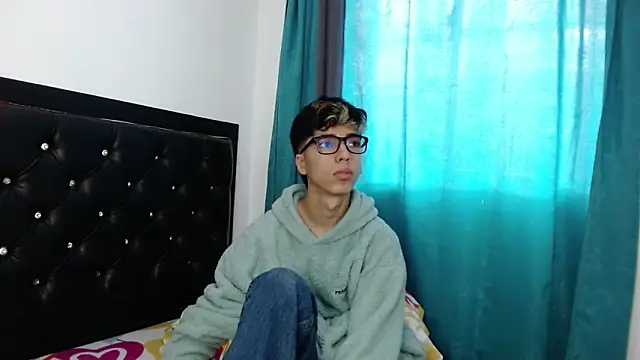 gabriel x18 online show from March 5, 2026, 9:22 pm