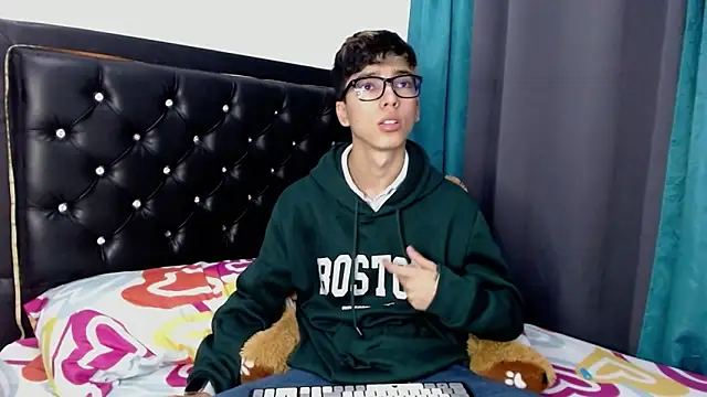 gabriel x18 online show from February 17, 2026, 5:27 am