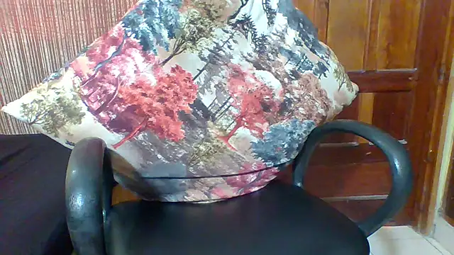 Snapshot of JUICY_T chatting on May 16, 2026, 10:36 am JUICY T online show from May 16, 2026, 10:36 am