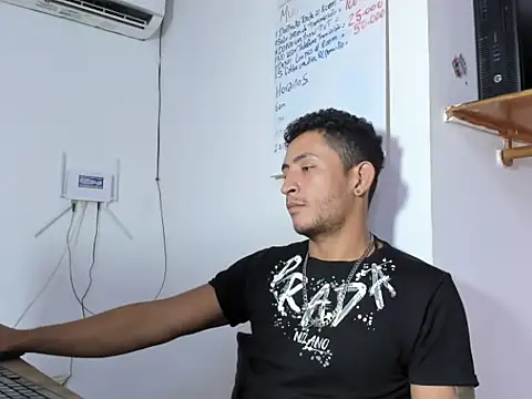 Snapshot of Party_Star1 chatting on July 31, 2026, 12:43 am Party Star1 online show from July 31, 2026, 12:43 am