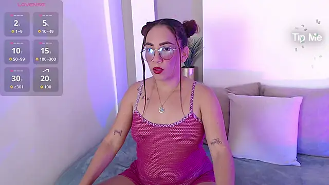 Ladysweety01  online show from February 25, 2026, 8:52 pm