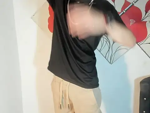 Jesshot bigcock20cm online show from June 25, 2026, 4:32 am