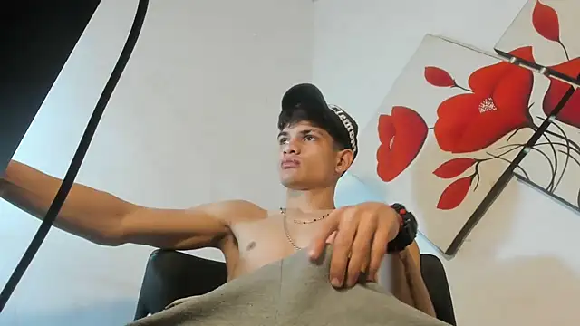 Jesshot bigcock20cm online show from June 23, 2026, 5:27 am