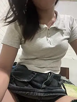 Snapshot of DoliceGirl2k chatting on May 10, 2026, 10:19 am DoliceGirl2k online show from May 10, 2026, 10:19 am