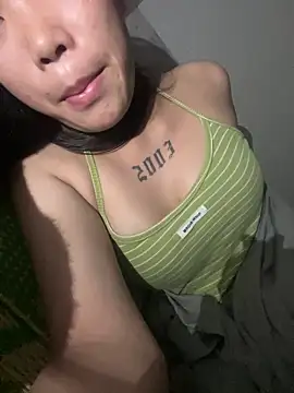 Snapshot of DoliceGirl2k chatting on May 1, 2026, 8:14 pm DoliceGirl2k online show from May 1, 2026, 8:14 pm