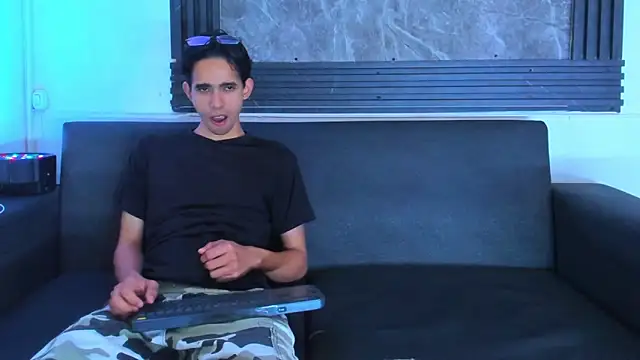 Snapshot of Wonka_1 chatting on February 15, 2026, 4:24 am Wonka 1 online show from February 15, 2026, 4:24 am