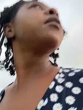 Snapshot of Ebony_Queeen chatting on June 10, 2026, 10:49 am Ebony Queeen online show from June 10, 2026, 10:49 am