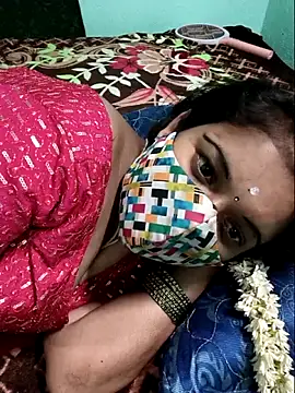 Snapshot of Tamilkannadacouple chatting on June 19, 2026, 4:35 pm Tamilkannadacouple online show from June 19, 2026, 4:35 pm