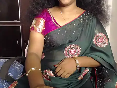 Snapshot of VixenNandhu chatting on April 22, 2026, 6:58 pm VixenNandhu online show from April 22, 2026, 6:58 pm
