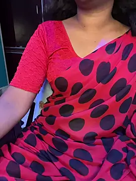 Snapshot of VixenNandhu chatting on May 4, 2026, 9:50 pm VixenNandhu online show from May 4, 2026, 9:50 pm