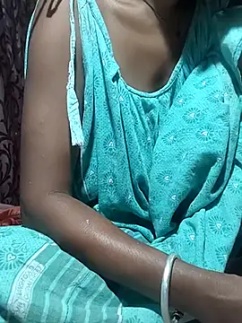 Snapshot of Sweet-runi chatting on July 6, 2026, 3:13 am Sweet-runi online show from July 6, 2026, 3:13 am