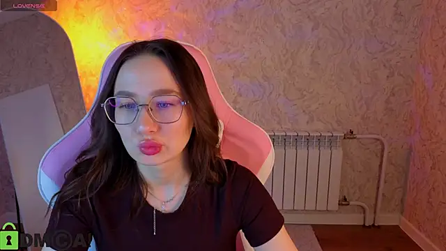  Kiki angel  online show from February 21, 2026, 3:52 am