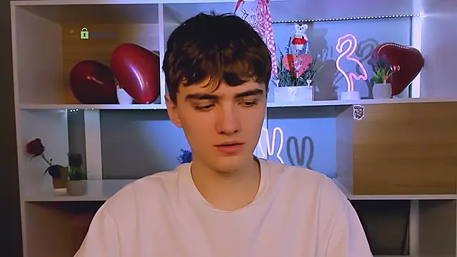 Snapshot of emil_lucky chatting on February 16, 2026, 12:37 pm emil lucky online show from February 16, 2026, 12:37 pm