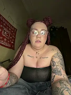 Diablita13 online show from February 6, 2026, 11:56 pm