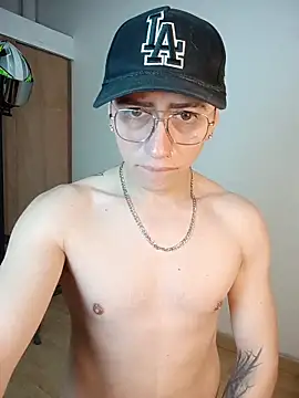 Emmanuel Lust online show from March 12, 2026, 1:37 pm