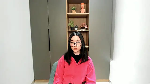 DulcieFocke online show from February 7, 2026, 6:21 am