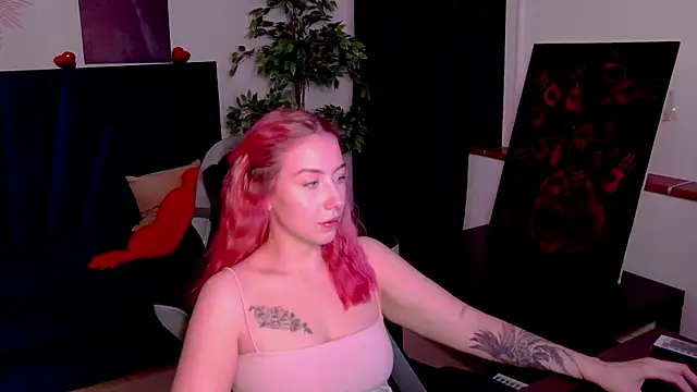 Snapshot of LovelyMiley chatting on March 21, 2026, 11:36 am LovelyMiley online show from March 21, 2026, 11:36 am