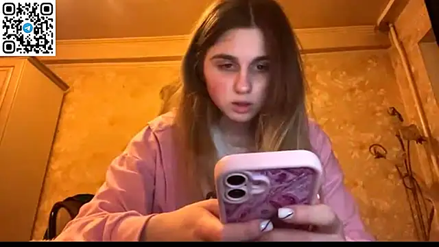 LovelySilk 63 online show from April 10, 2026, 6:04 pm