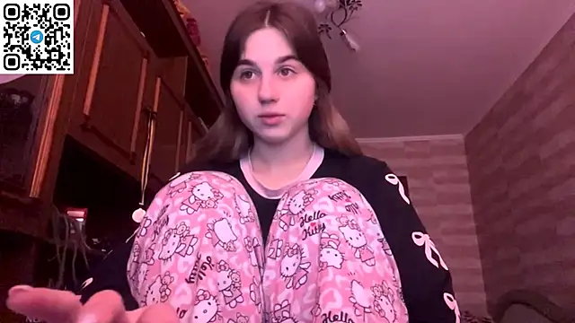 Snapshot of LovelySilk_63 chatting on February 19, 2026, 8:33 am LovelySilk 63 online show from February 19, 2026, 8:33 am