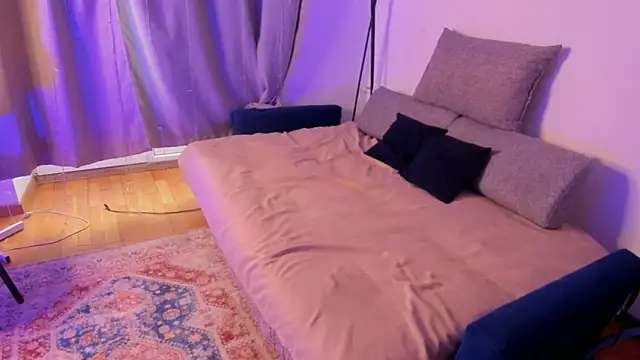 Snapshot of CalmFever chatting on February 12, 2026, 12:27 pm CalmFever online show from February 12, 2026, 12:27 pm