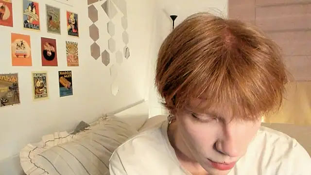 Snapshot of CalmFever chatting on March 15, 2026, 8:27 pm CalmFever online show from March 15, 2026, 8:27 pm