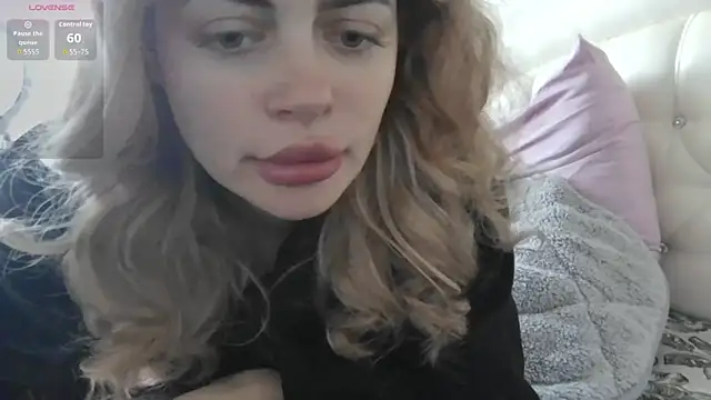 Snapshot of ShamlesssAdell chatting on March 21, 2026, 8:19 am ShamlesssAdell online show from March 21, 2026, 8:19 am