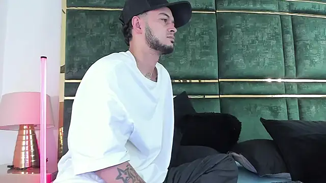 GaelyCoral online show from February 25, 2026, 11:32 am