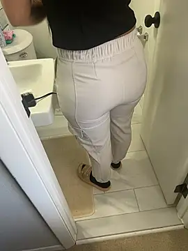 Danielarivas1469 online show from February 5, 2026, 4:14 pm