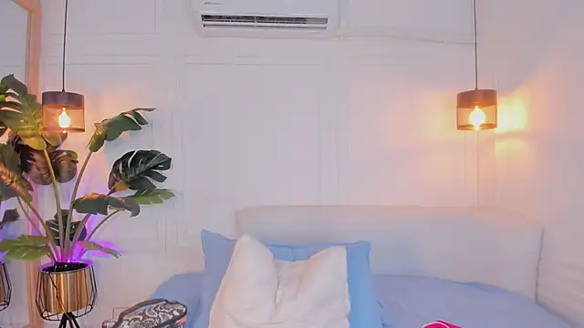 Snapshot of Nicole_Whittee chatting on March 30, 2026, 8:32 pm Nicole Whittee online show from March 30, 2026, 8:32 pm