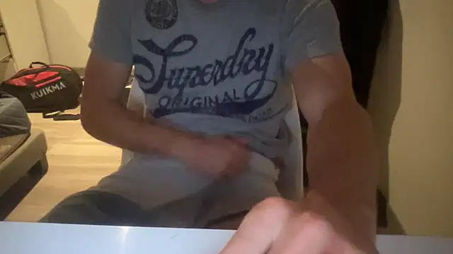 Snapshot of raoulbtnbois chatting on May 20, 2026, 9:56 pm raoulbtnbois online show from May 20, 2026, 9:56 pm