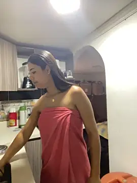 Snapshot of Romie_rous chatting on June 4, 2026, 1:05 pm Romie rous online show from June 4, 2026, 1:05 pm